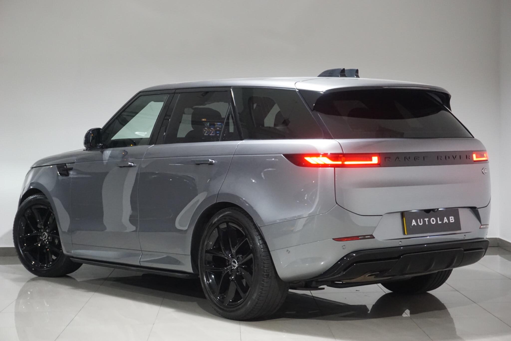 Land Rover Range Rover Sport 3.0 D300 MHEV Dynamic SE SUV 5dr Diesel Auto 4WD Euro 6 (s/s) (300 ps)